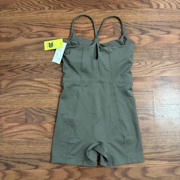 All In Motion short bodysuit - Picture 4 of 4